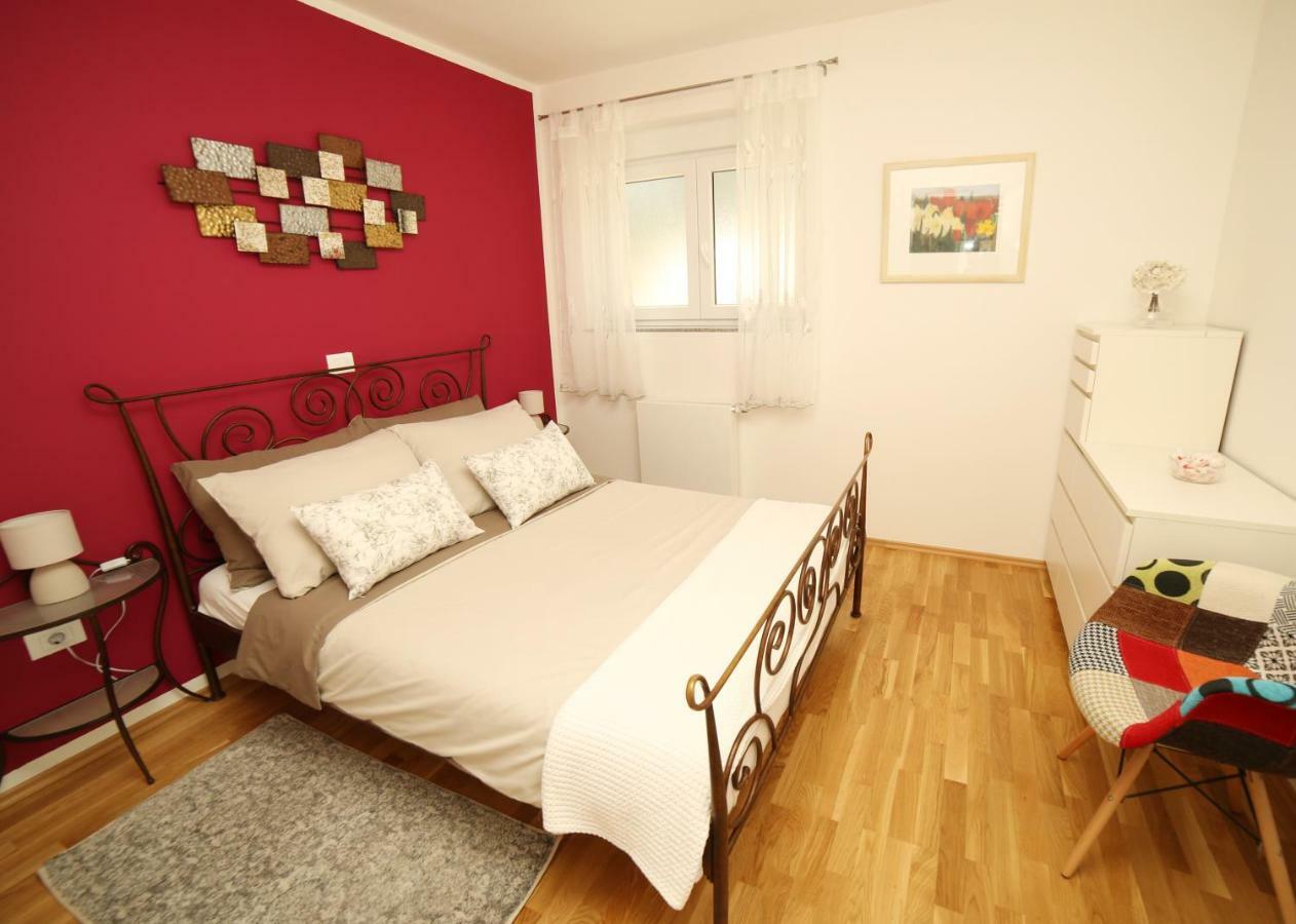 Apartman Nebo プーラ エクステリア 写真