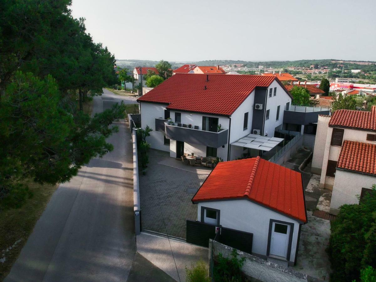 Apartman Nebo プーラ エクステリア 写真