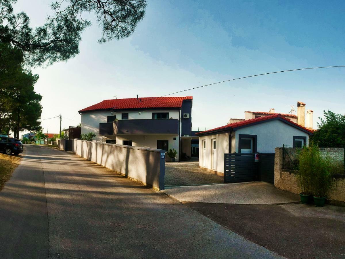 Apartman Nebo プーラ エクステリア 写真