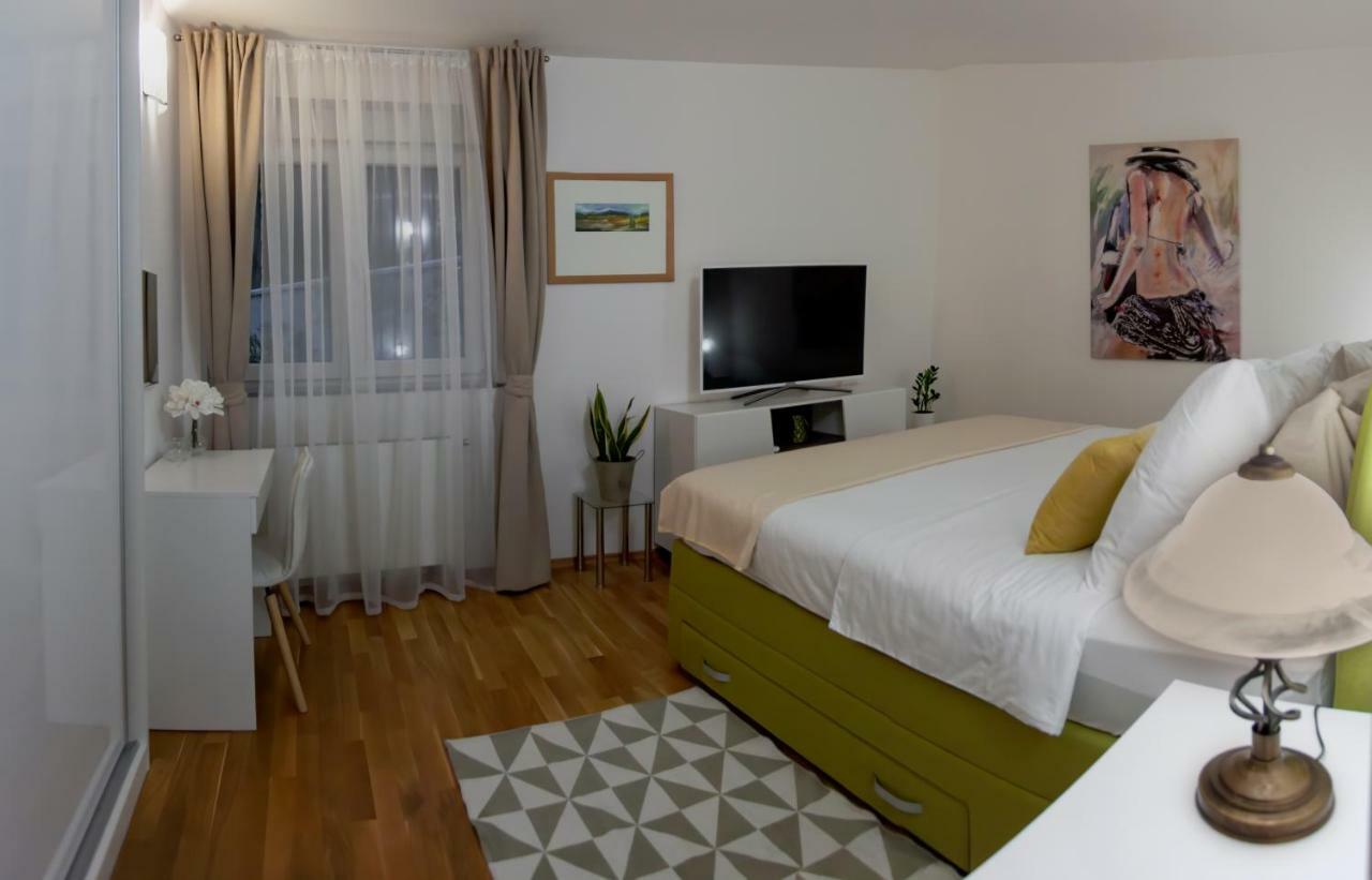 Apartman Nebo プーラ エクステリア 写真