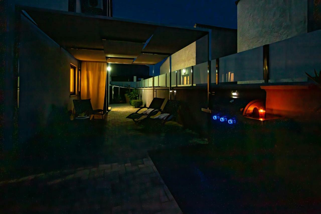 Apartman Nebo プーラ エクステリア 写真